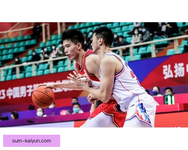 广州队训练基地状态回暖，备受期待的年轻球员逐渐崭露头角