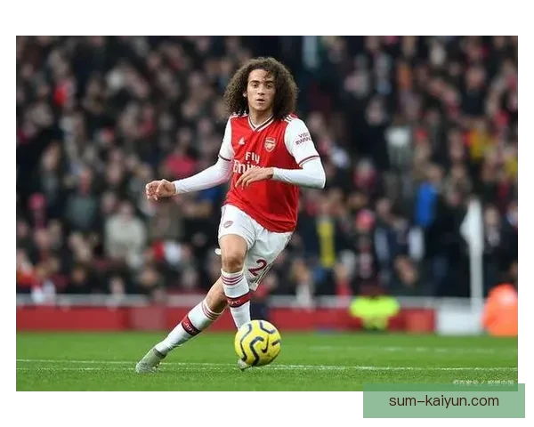 Saka 创阿森纳最年轻纪录，表现稳健引人瞩目关注