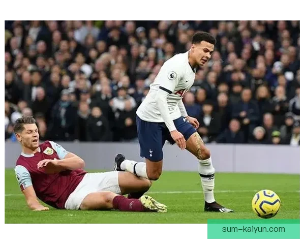 拉菲尼亚状态回暖,近期速度与爆发力持续提升引发关注 拉菲尼亚状态回暖,近期速度与爆发力持续提升引发关注